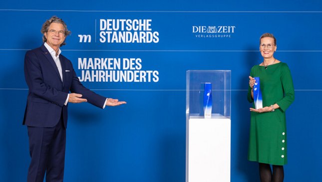 Dr. Florian Langenscheidt und DERMASENCE Marketingleitung Gudrun Hams-Weinecke