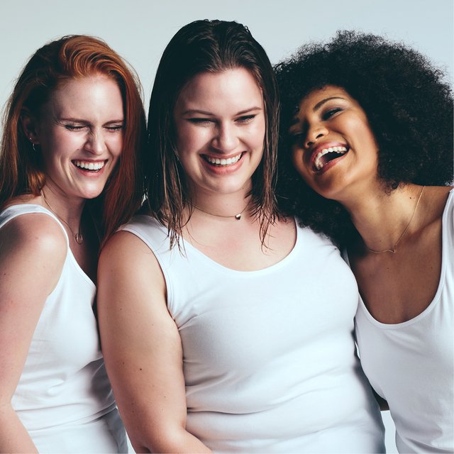 Drei Frauen mit unterschiedlichen Hauttypen